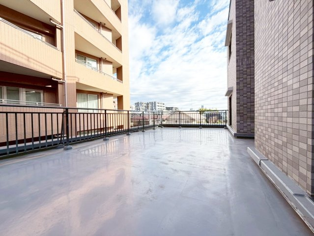 【バルコニー】