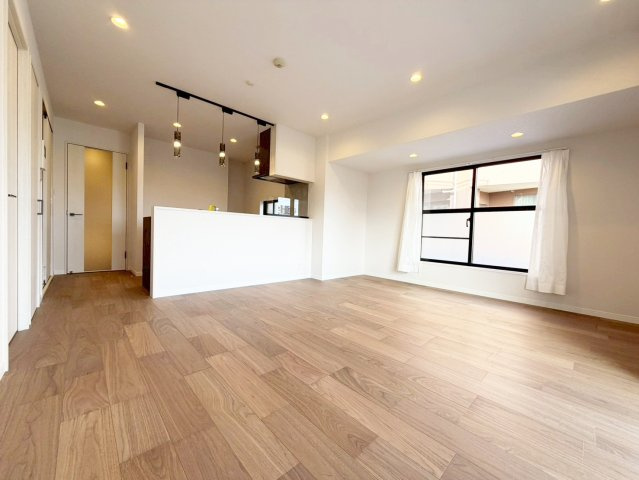 【居間・リビング】