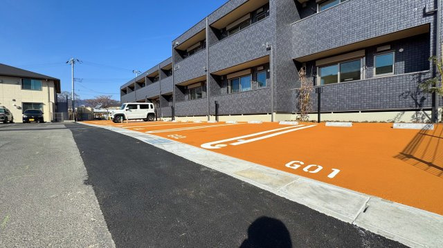 グランドゥール壱町田の駐車場