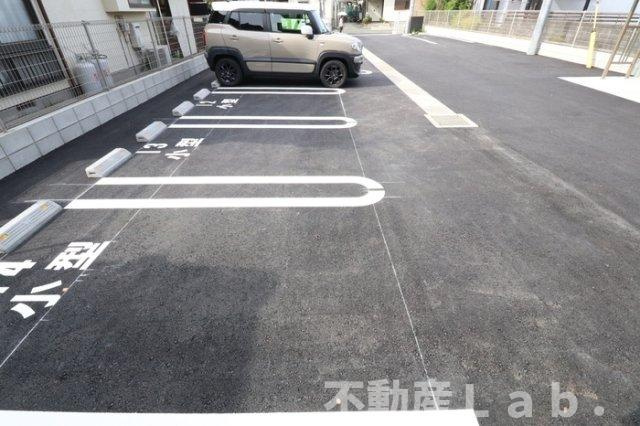 D-room monicaの駐車場