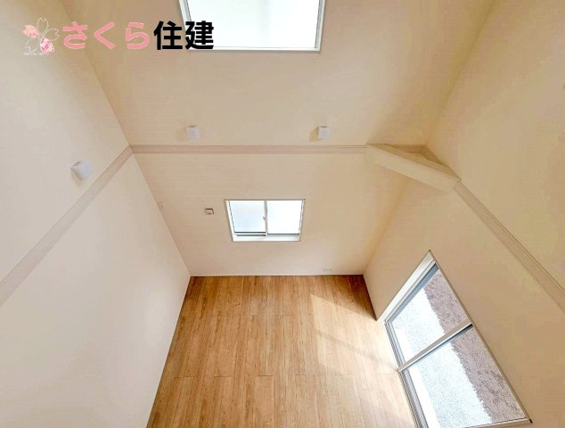ブルーミングガーデン弥生2丁目　1号棟の居間・リビング|2階吹き抜けからの眺望	！					
