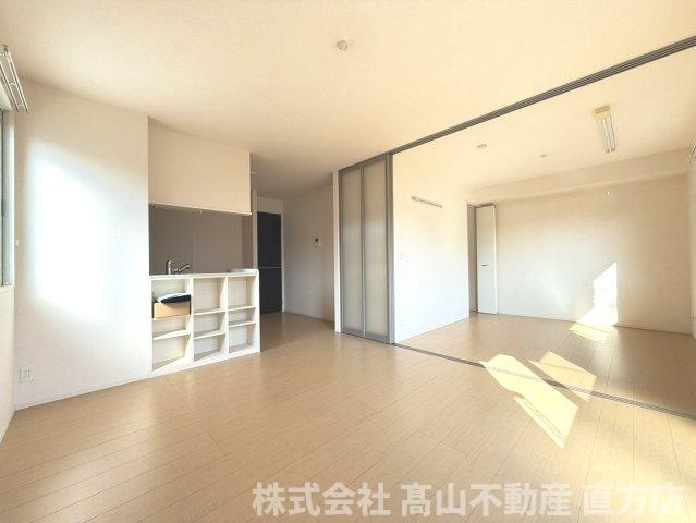 ビーイーズプラスの駐車場