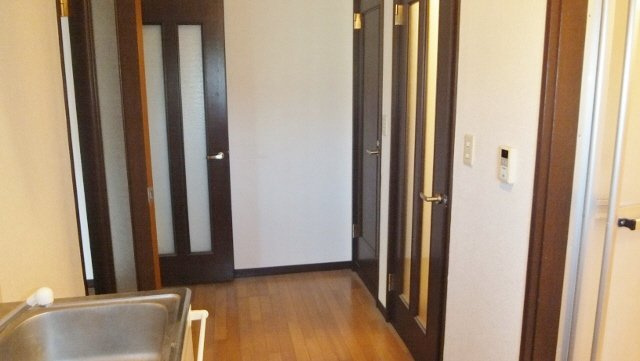 ハイツエリエートのキッチン|冷蔵庫置き場あります