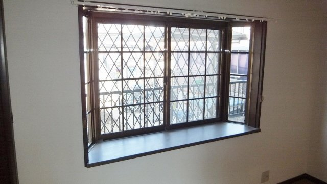 ハイツエリエートのその他|出窓付