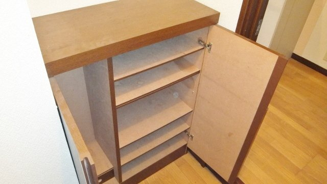 ハイツエリエートの収納|下駄箱完備