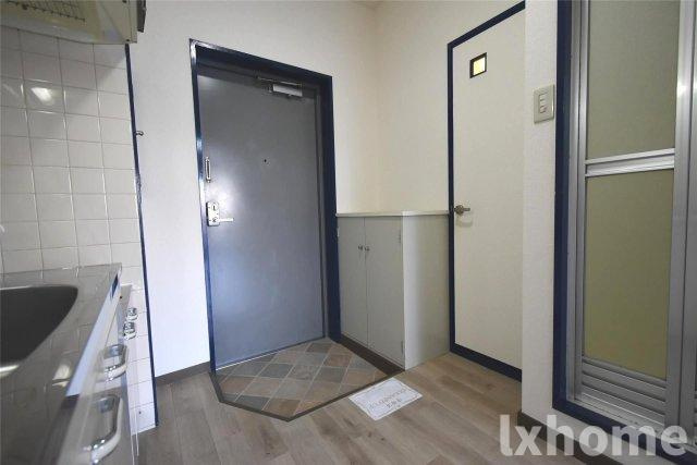 アルカディアSTの玄関|明るい玄関です