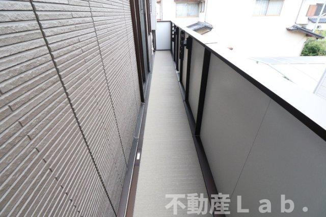 D-room monicaのバルコニー