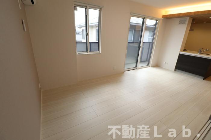 D-room monicaの居間・リビング