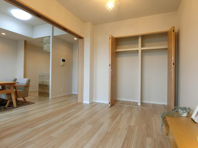 ダイアパレスシアース万代東棟の洋室