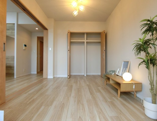 ダイアパレスシアース万代東棟の洋室