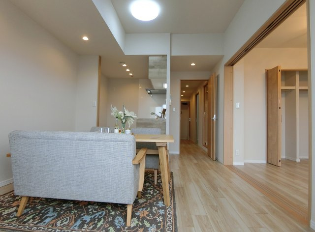 ダイアパレスシアース万代東棟の居間・リビング