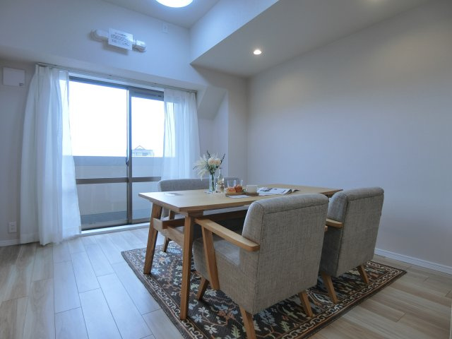 ダイアパレスシアース万代東棟の居間・リビング