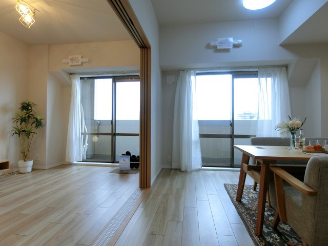 ダイアパレスシアース万代東棟の居間・リビング