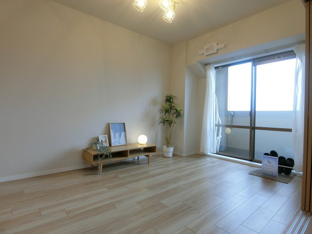 ダイアパレスシアース万代東棟の洋室