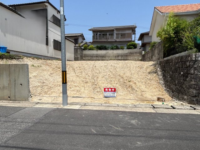 緑区黒沢台二丁目土地の前面道路含む現地写真