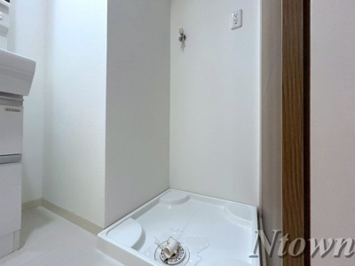 【設備】 | シュトルツ栄 | 洗濯機置き場です