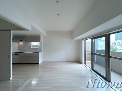 【居間・リビング】 | シュトルツ栄 | 居間です