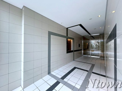 【エントランス】 | シュトルツ栄 | エントランスです