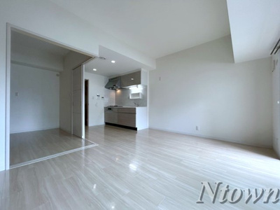 【居間・リビング】 | シュトルツ栄 | ゆったり過ごせるリビングです