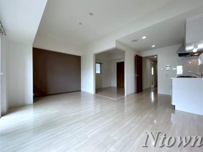 【居間・リビング】 | シュトルツ栄 | 居間です