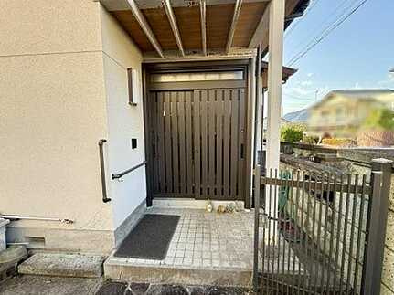 安佐北区亀崎２丁目の玄関