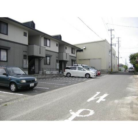 ハイカムールエリアＡの駐車場