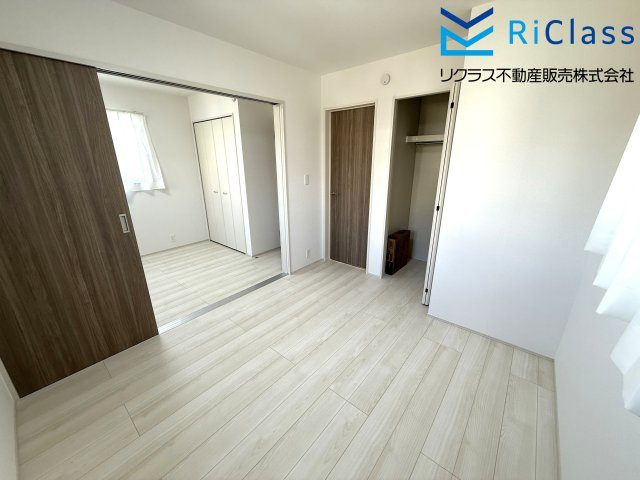 新築戸建　神戸市北区泉台7丁目12　１号棟の洋室|使い勝手のいい洋室です