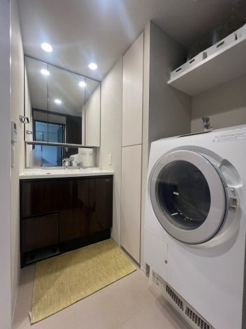 オープンレジデンシア桜山ヒルズの独立洗面台|画像加工による家具消しを行っております。実際の室内と異なる点がある可能性があります。