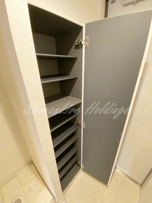 【玄関】 | リブリ・ウンレーヴ | お履き物が多い方にもおすすめ♪