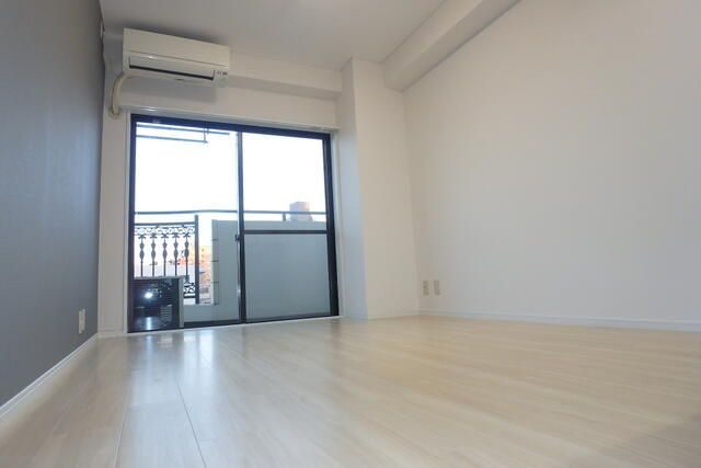 さかえビルの寝室