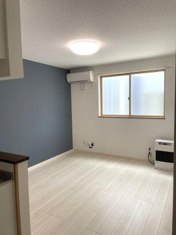 Astoria Bの居間・リビング