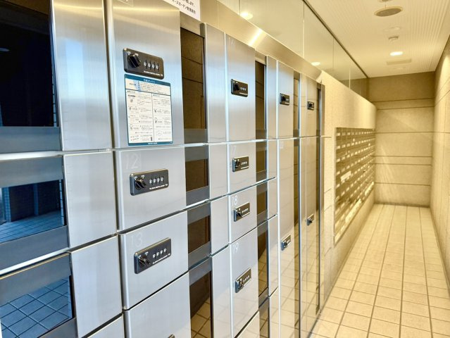 オーズガーデンC棟の設備|不在時にも便利な宅配BOX付き♪