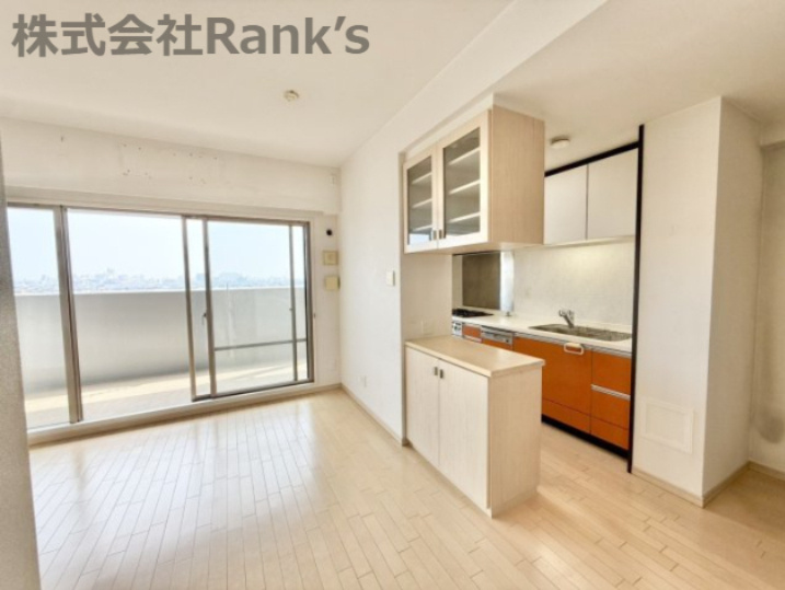 オーズガーデンC棟の外観|15階建ての8階部分♪2沿線利用可で通勤通学にも便利です♪