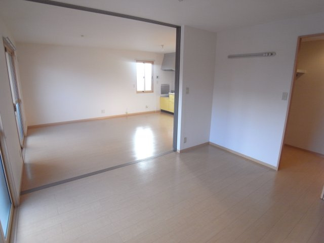 シャルマン高畑Ａの洋室