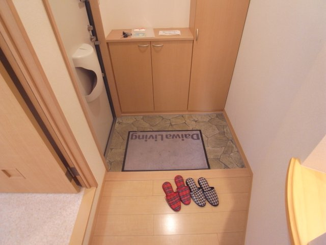 シャルマン高畑Ａの玄関