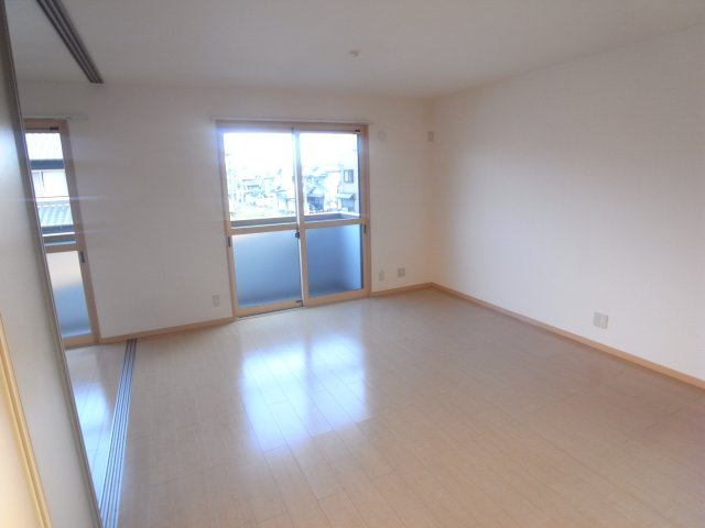 シャルマン高畑Ａの居間・リビング