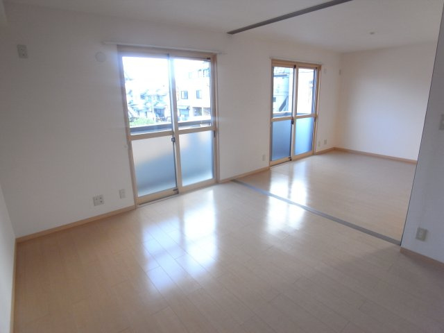 シャルマン高畑Ａの居間・リビング