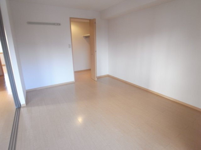 シャルマン高畑Ａの居間・リビング