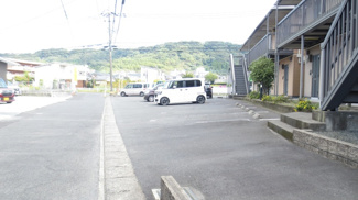 【駐車場】