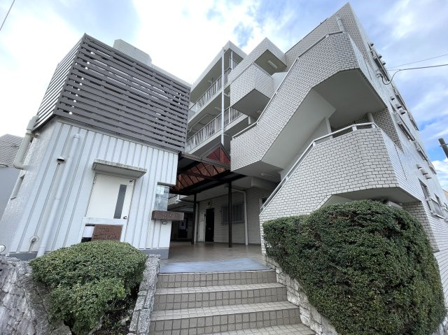 １階なのに２階の眺望。キッチン周り充実で、和食も中華も洋食もウキウキクッキングな、『ニックハイム岸根公園第２』リフォーム