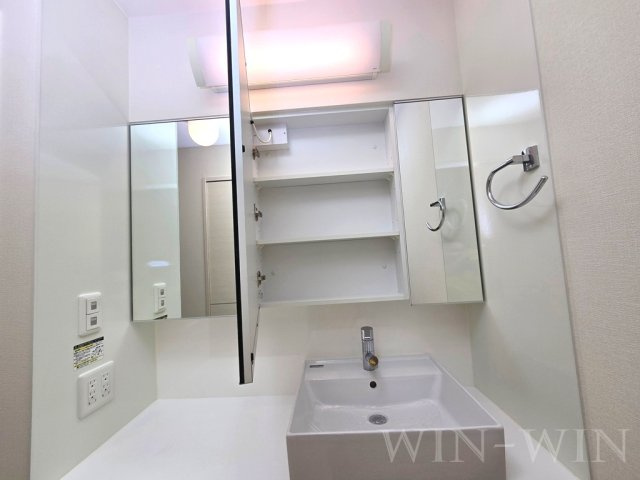 Shine Moatの独立洗面台