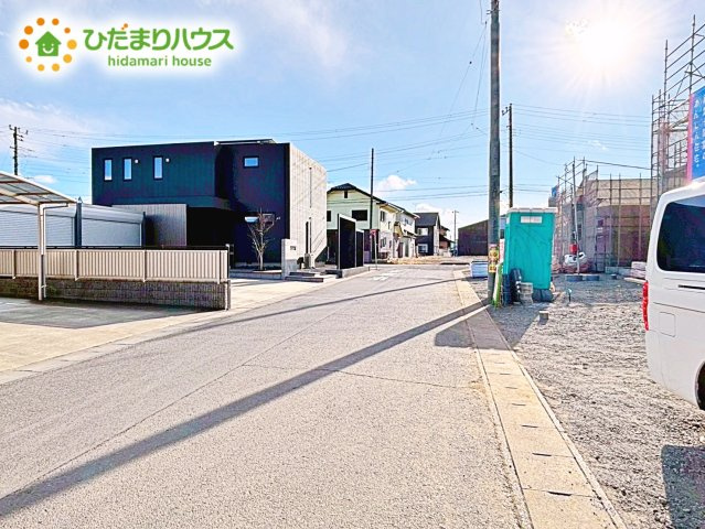【前面道路含む現地写真】 | ひたちなか市平磯遠原町第2　新築戸建　3号棟 | 前面道路は車通りが少なく、お車の運転が苦手な方でも安心です