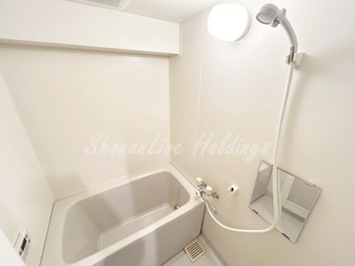 【浴室】 | ペルシモン西海岸 | 清潔感のあるお風呂です♪