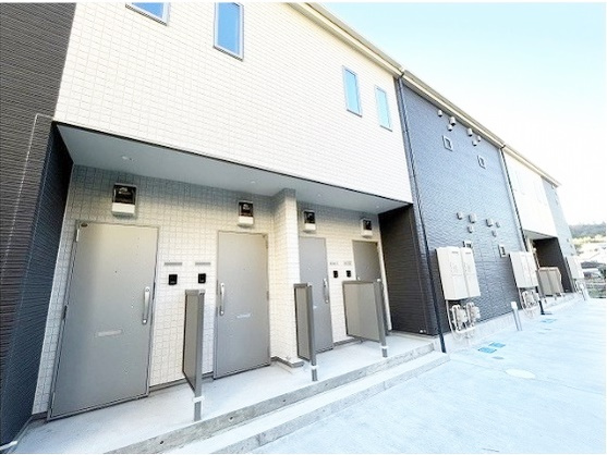 クレール鎌倉北のエントランス