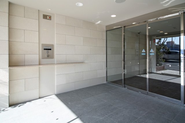 サヴォイオーサーズプレイス　5階のエントランス