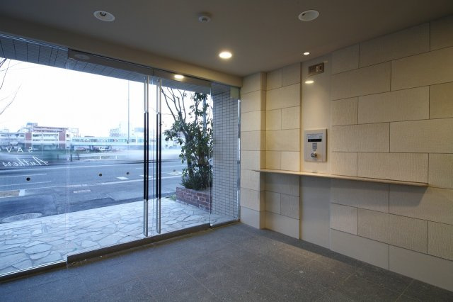 サヴォイオーサーズプレイス　5階のロビー