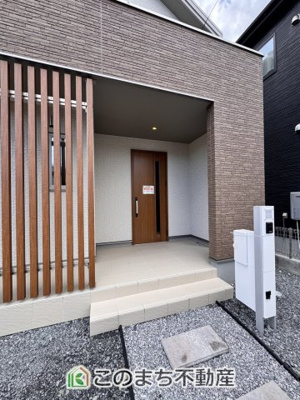 【玄関】 | スマート・ワンシティ宇都宮市山本1丁目 | 玄関キーは上下２箇所のダブルロックキーと防犯性の高い電池錠で安全に配慮してます。