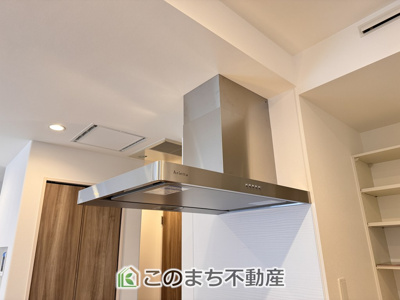 【キッチン】 | スマート・ワンシティ宇都宮市山本1丁目 | お料理の匂いもスッキリ♪シンプルデザインで掃除も簡単‼