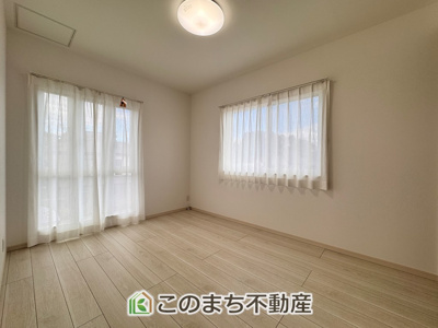 【洋室】 | スマート・ワンシティ宇都宮市山本1丁目 | 南向きで陽当たりの良い洋室♪風通しもよく快適です☆