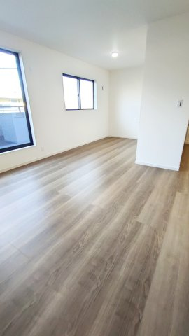 東大阪市大蓮北　新築戸建の居間・リビング